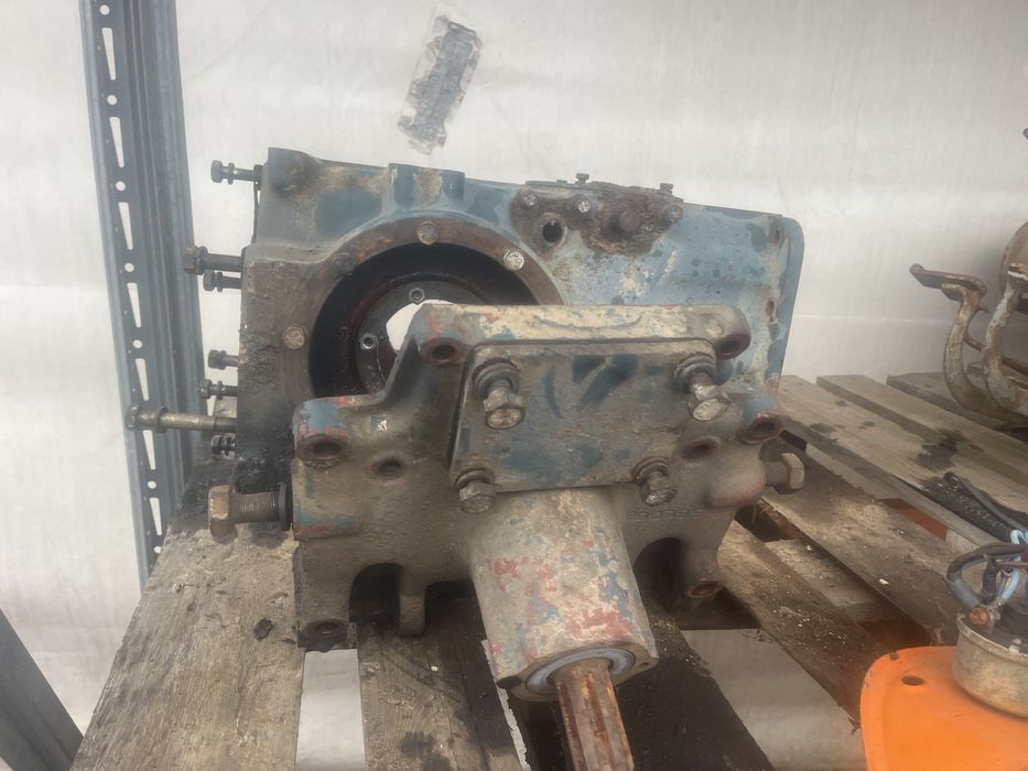 Piese tractor ,transmisie ,cutie,trompe,capace,priza,