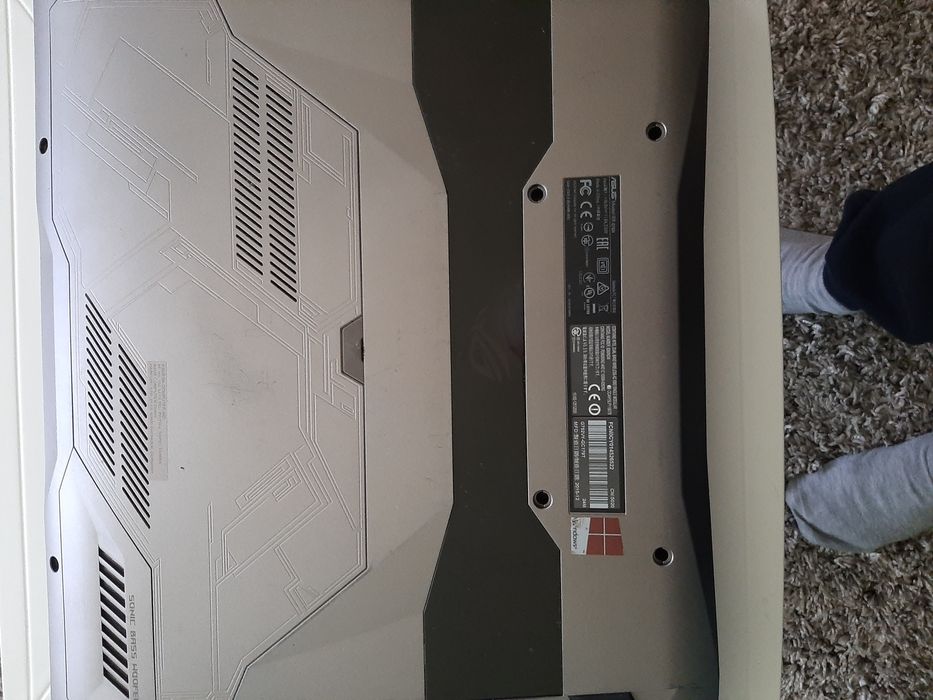 Leptop ASUS - G752V