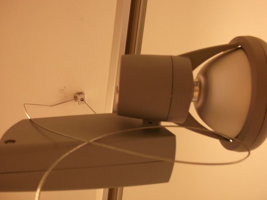 Устанавливаем люстр,бра,светильники,прожекторы,розетки,включатели.Саша