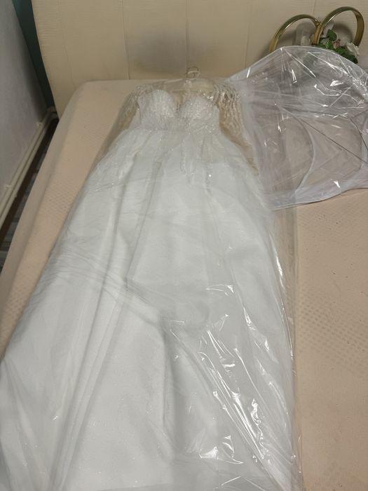 rochie de mireasă  prințesã  s/m cu mai multe accesorii incluse