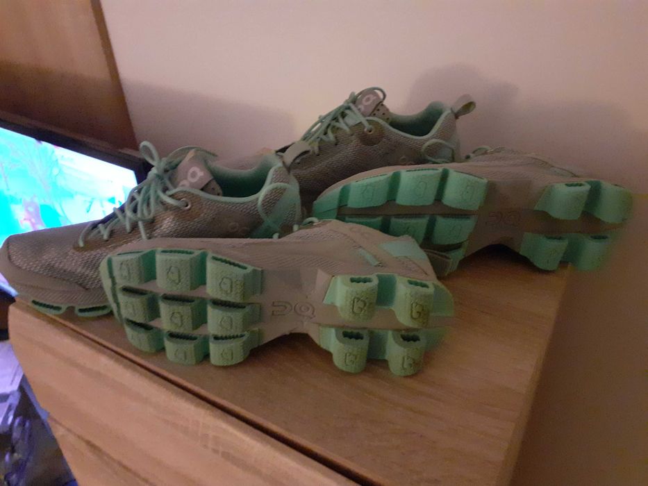 Adidas On Cloud mărimi 37.5 și 40.5