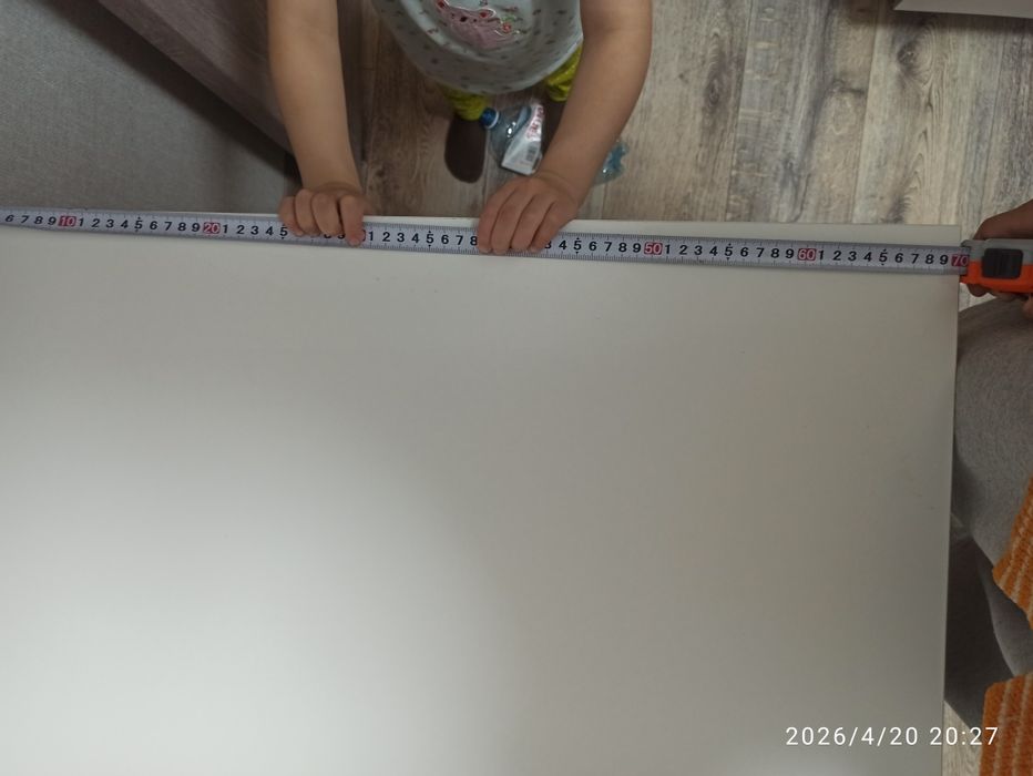 Стол белый и 4 табуретки