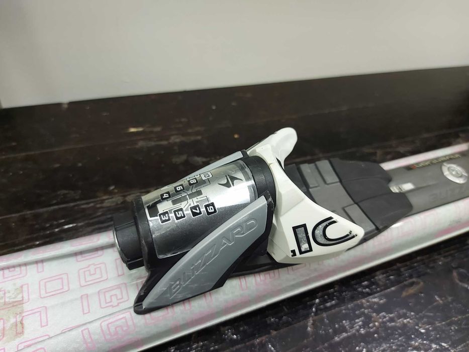 Ски дамски 146см