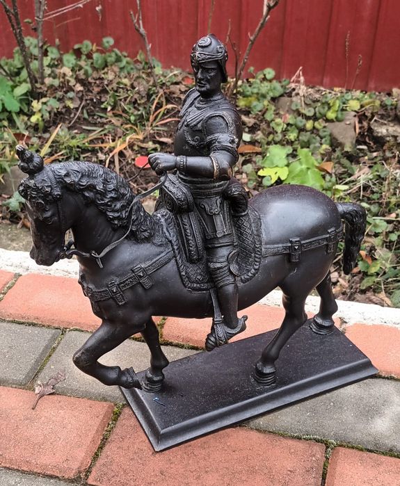 Statuie veche din Bronz