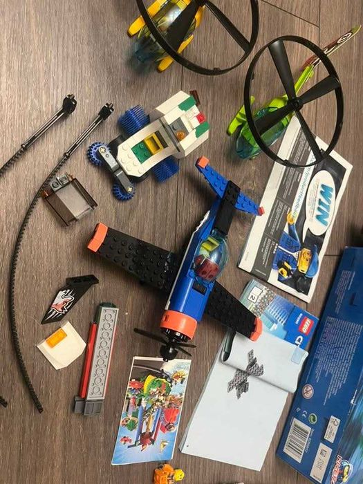 Продавам Lego липсват няколко части