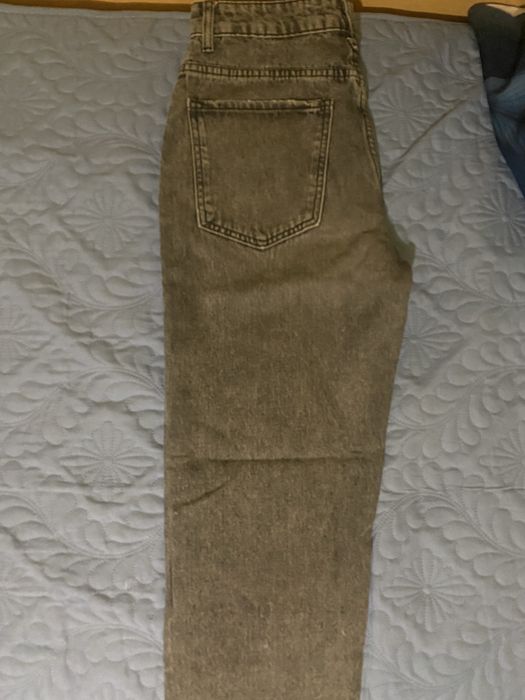 Сиви дънки, втора употреба