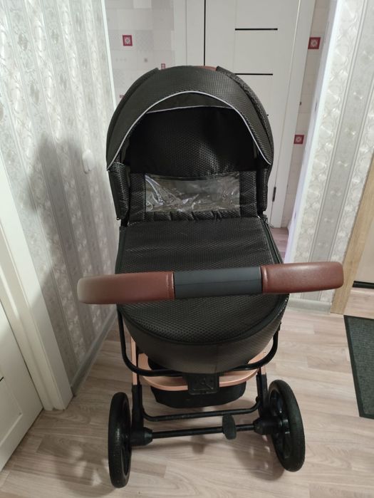 Продам детскую коляску