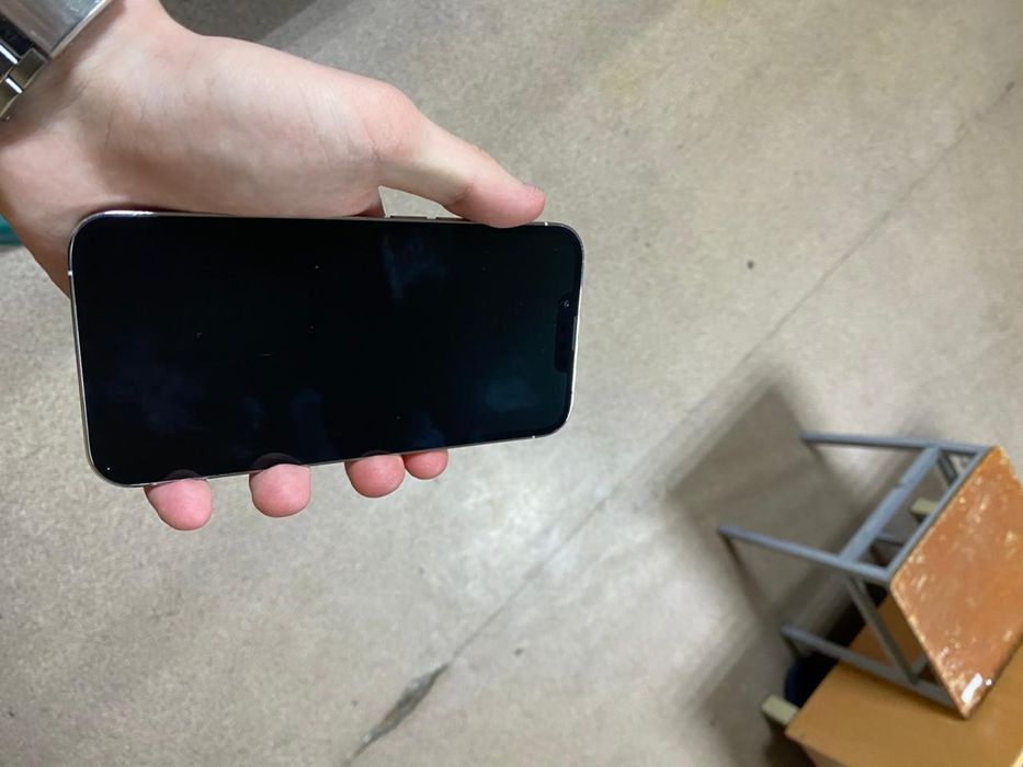 Продам Iphone 13 pro