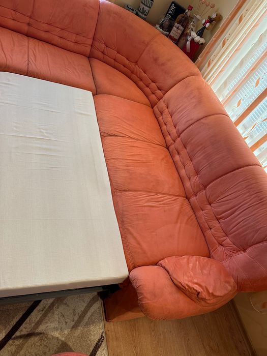 Ъглов диван с табуретки