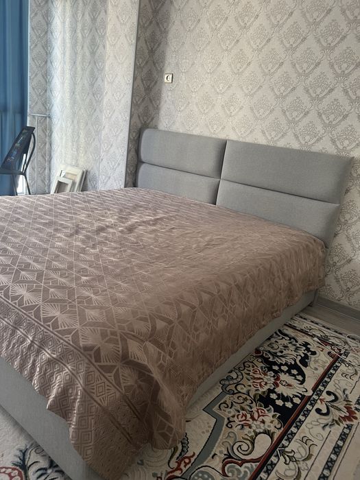 Двуспальная кровать с матрасом Аскона