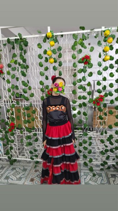 Ұлттық киімдер сатылады