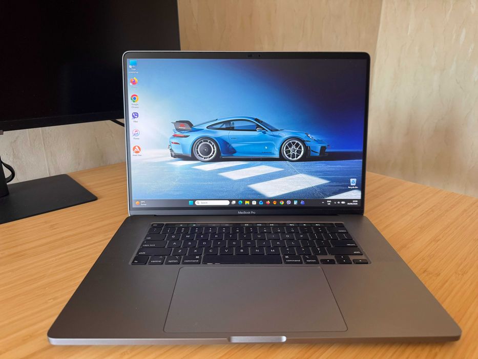 MacBook Pro 16” 2019 i9 / 32GB / 1TB + Windows 11
