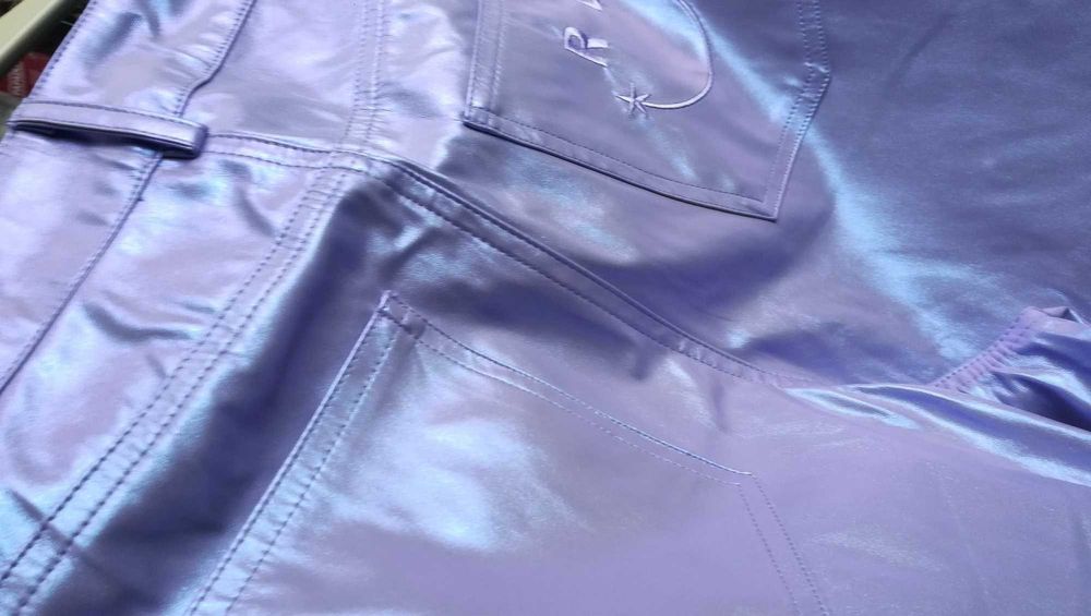 Pantaloni dama marime M,  mov cu irizatii