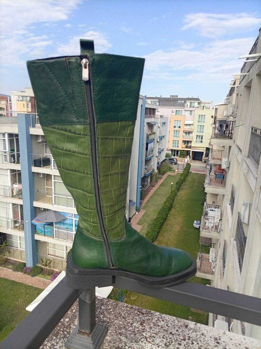 Продавцам ботуши
