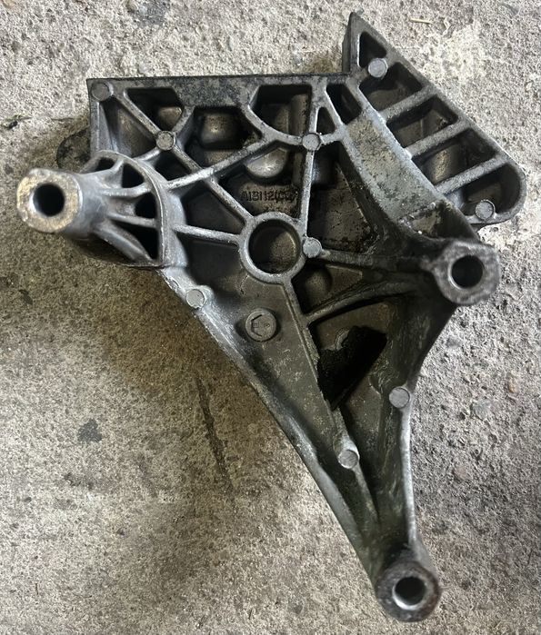 Конзола/Лапа за двигател 03G 199 207 G VW Audi Skoda Seat