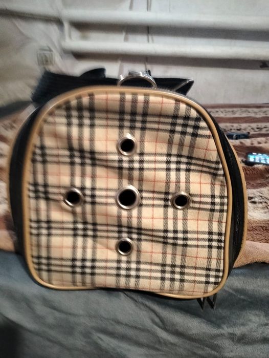 Переноска для кошек и маленьких собачек