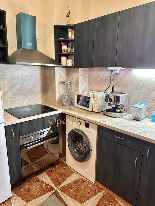 Обширен двустаен в жк. Тракия, гр. Пловдив