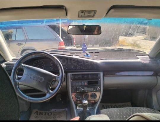 Audi A6  объем двигателей 2.6 бензин