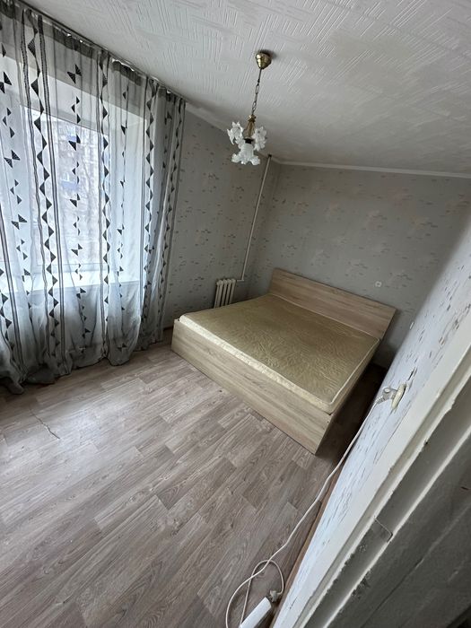 продам двухкомнатную в 15 мкр 2этаж