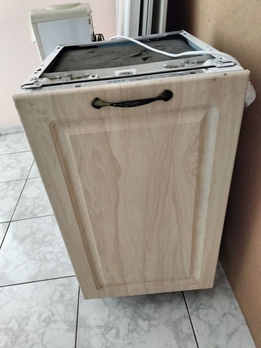 Посудомоечная машинка фирменная