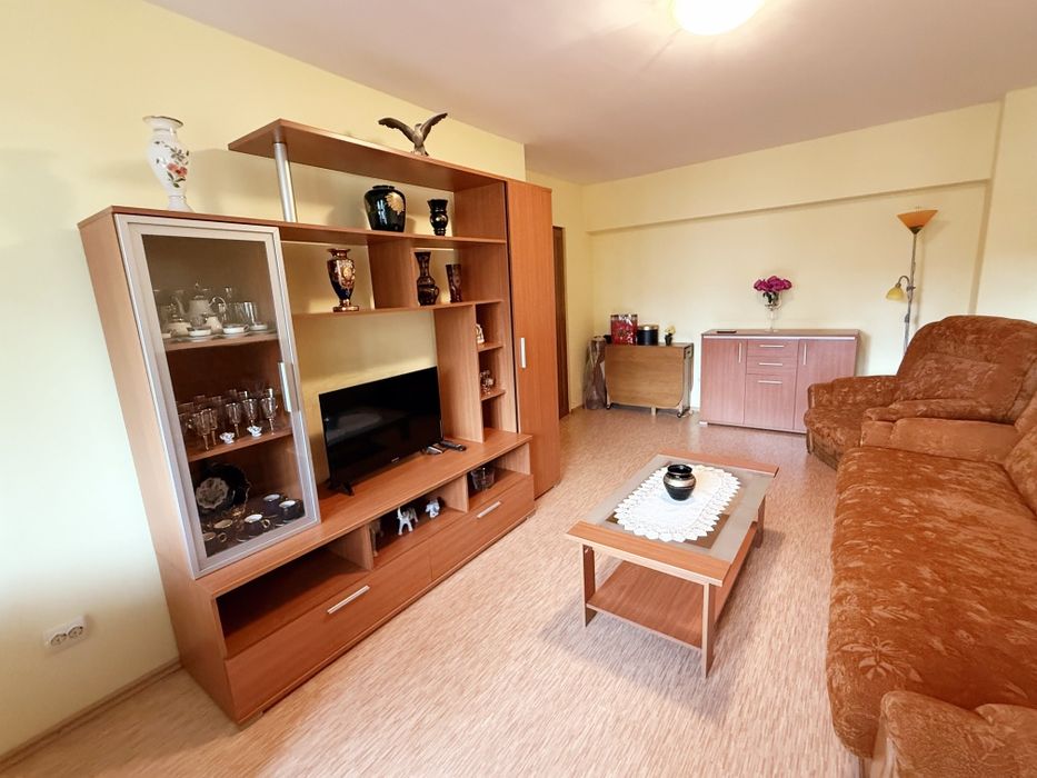 Proprietar vând apartament 2 camere Brașov Centrul Civic mobilat  etaj 5/8