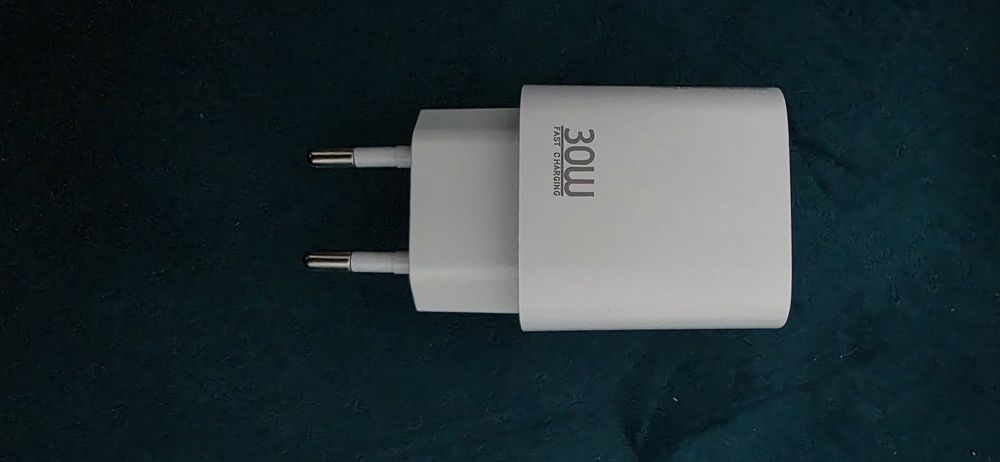 30W super fast charger iPhone/Samsung 1x Usb A 1 Usb C