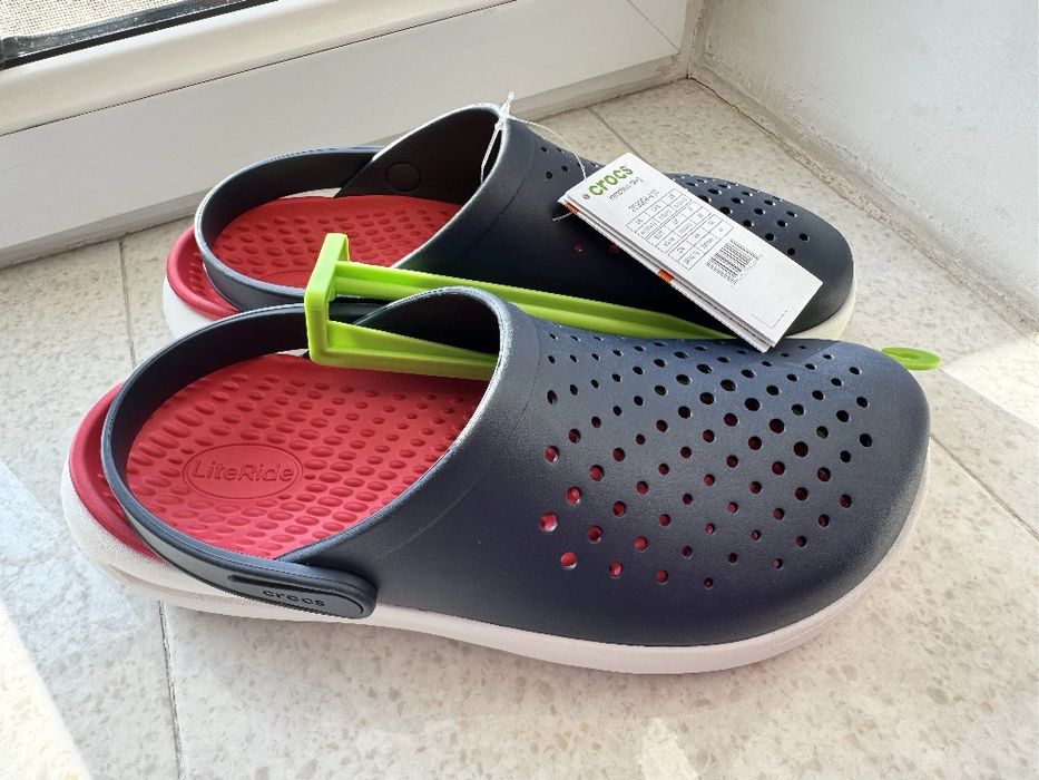 Продаётся CROCS  in-motion clog