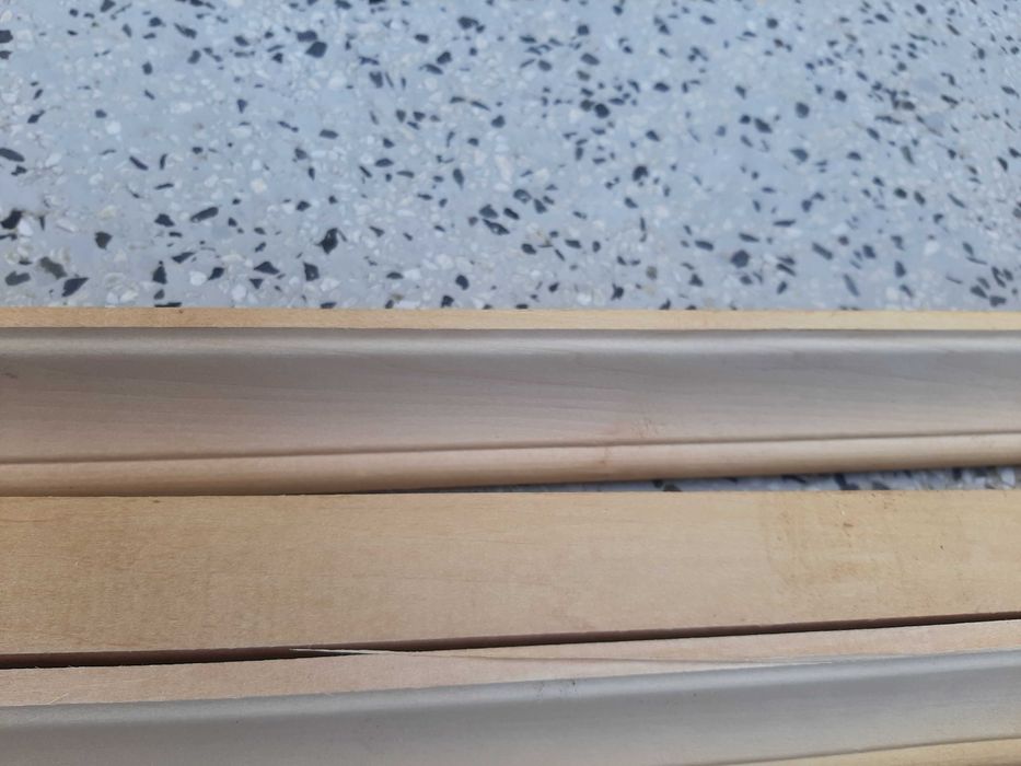 Дървени первази за под.