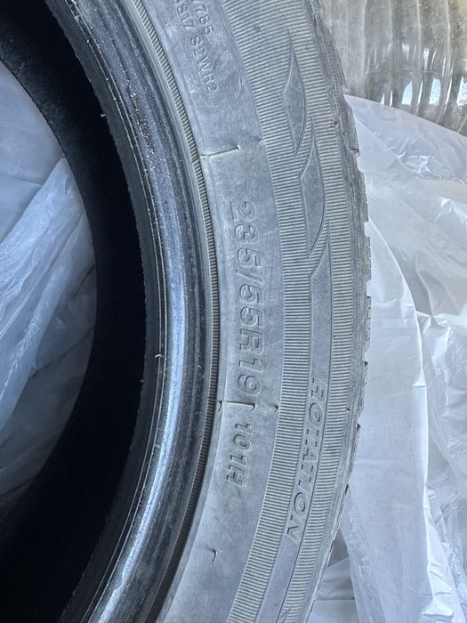 Продам шины Roadx 235/55/R19