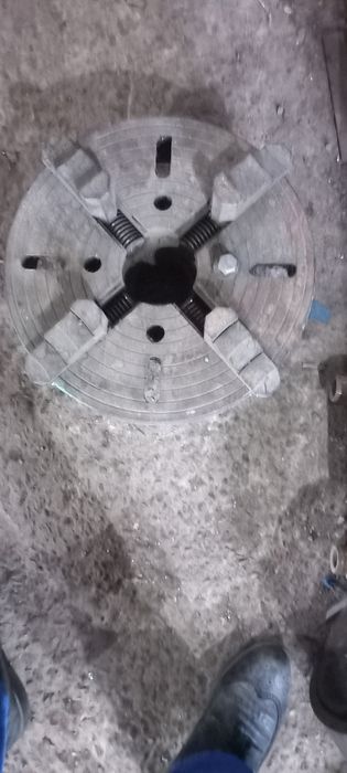 Продам четырехкулачковый патрон d-400