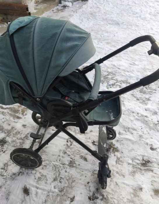 Продаю коляску в зорошем состояии