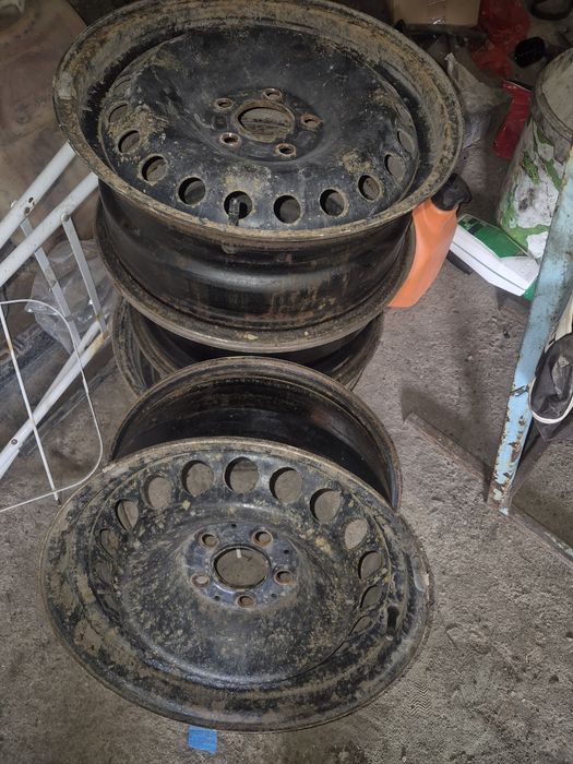 Продам диски комплект 5*108 в хорошем сост .