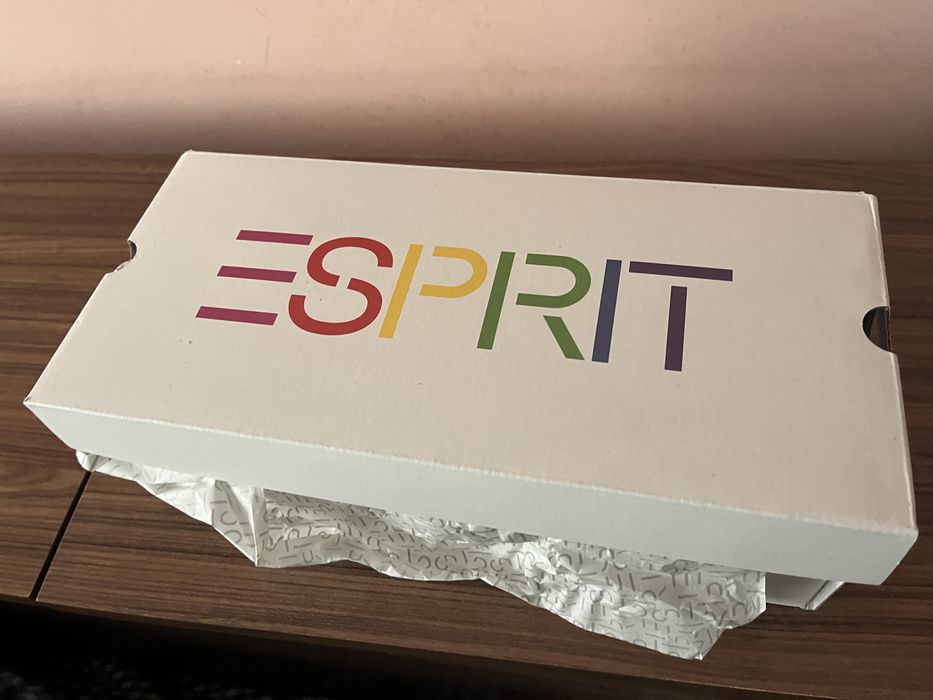 Чехли Есприт/Esprit