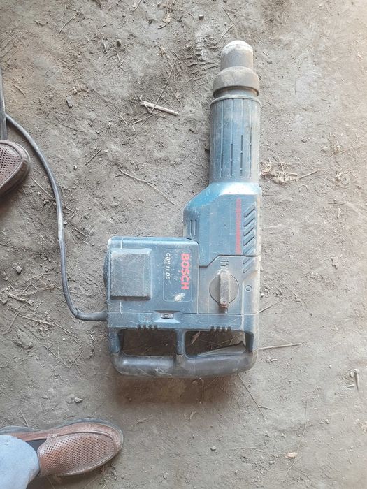 Профессиональный перфоратор Bosch GBH 11 DE Professional