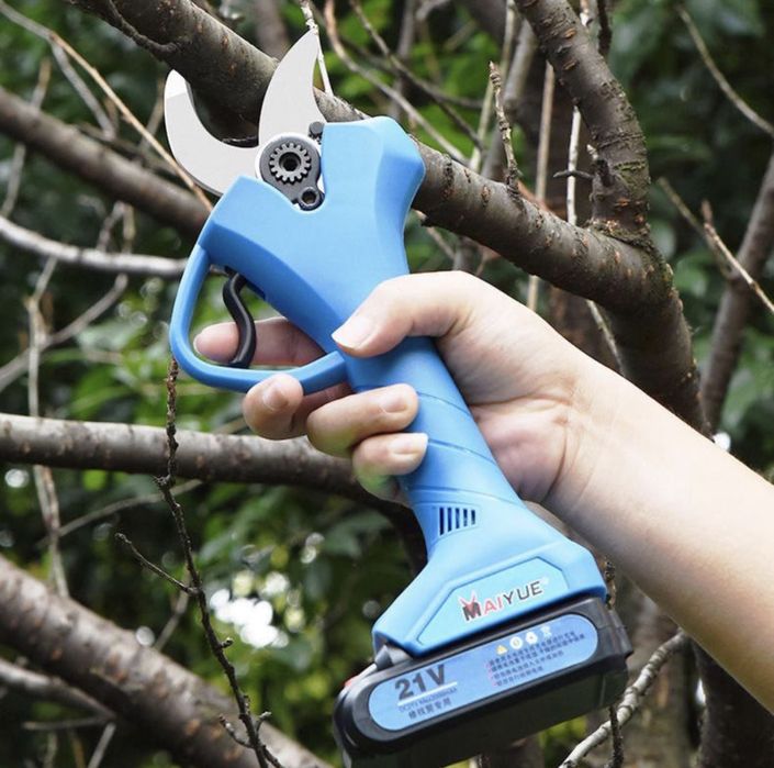 Ножница по металлу аккумуляторный