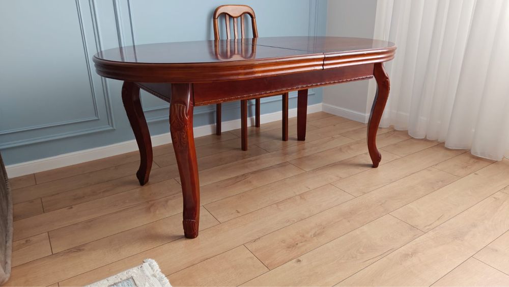 Продам обеденный стол