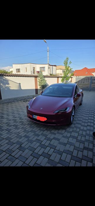 Tesla model 3   LONG RANGE AWD (4×4)