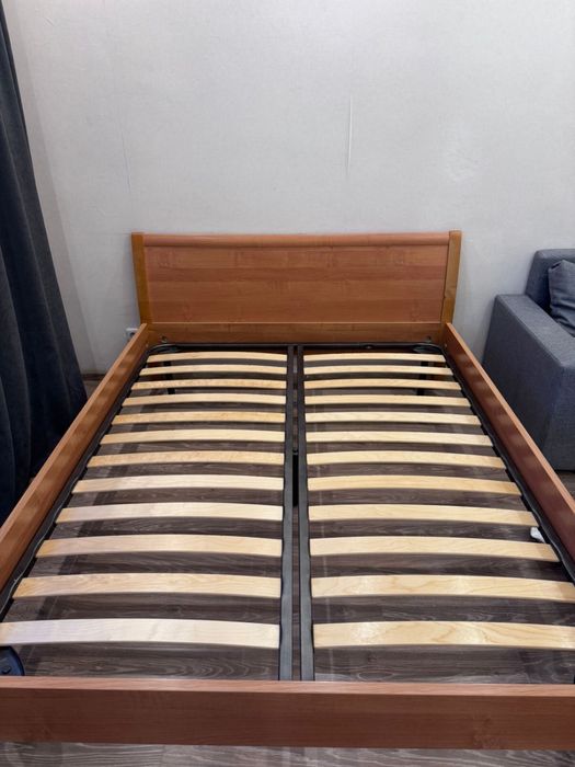 продам 2хспальную кровать