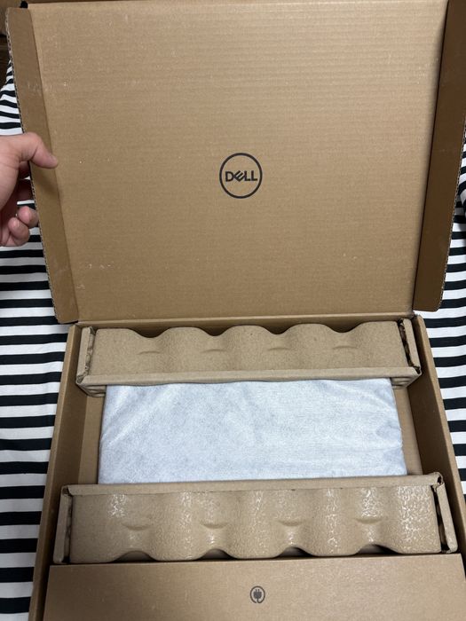 Leptop Dell 15 DC15250, 15.6 inch 1920 x 1080, Intel  Core 3 100U