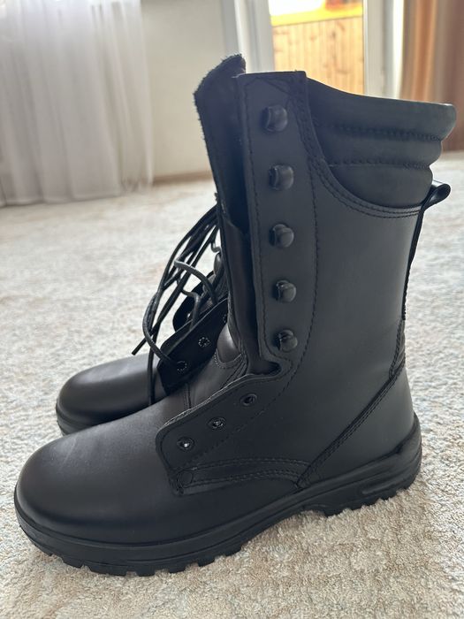 Продам зимние берцы