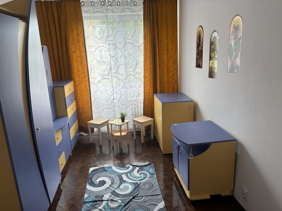 Inchiriez apartament