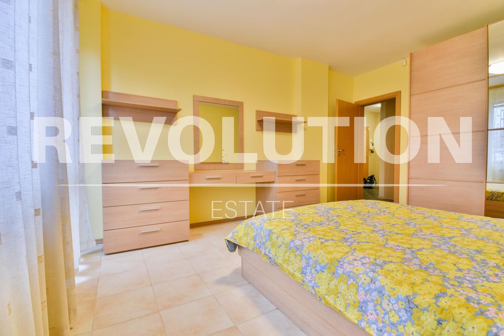 Дава се под наем Тристаен апартамент в София, Стрелбище - 135 кв.м за 950 € - Снимка #8