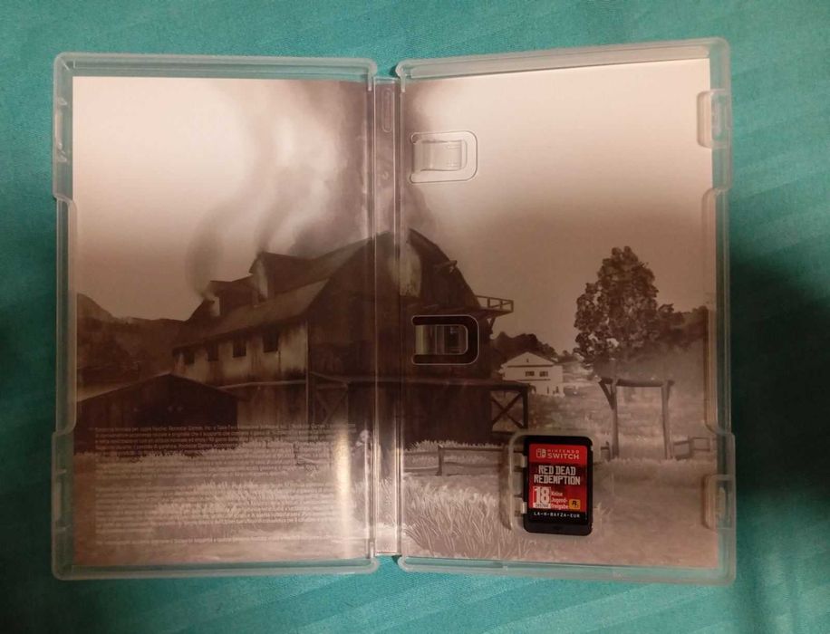 Много запазено NINTENDO SWITCH QLED с четири игри