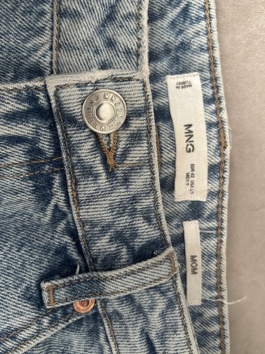 Джинсы синие Mango