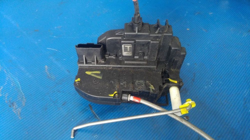broasca stanga fata nissan note e11  2004-2013