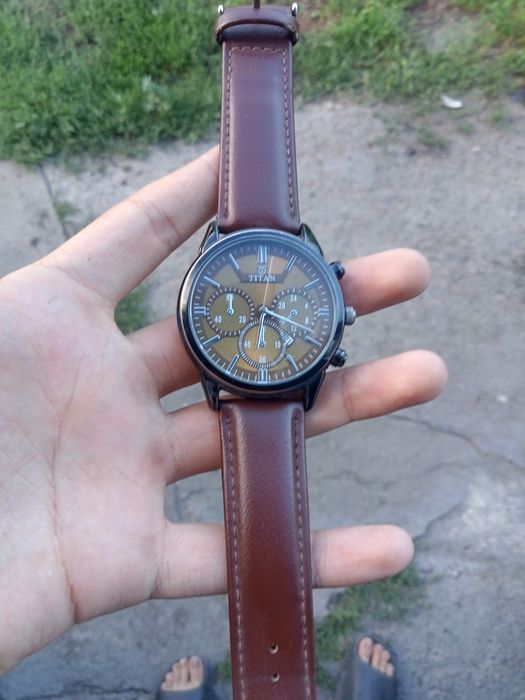 Продаю оригинальные часы Titan Edge