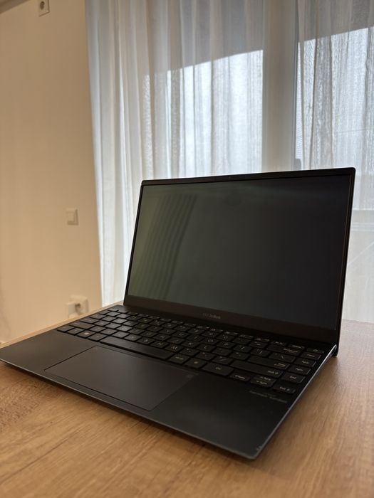 ASUS ZenBook 13 OLED