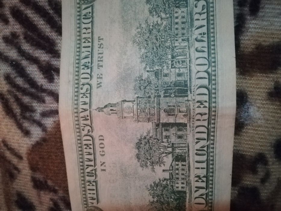 Оригинална 100$ доларова банкнота