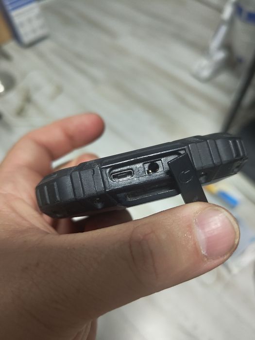 Oukitel WP6 Rugged (10.000 mAh) – Pentru piese sau recondiționat