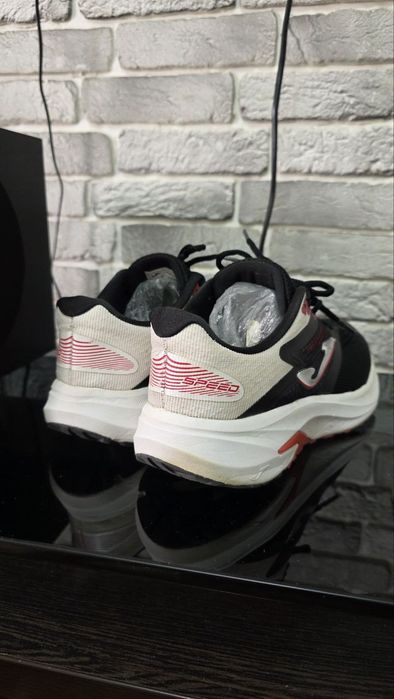 Оригинальные кроссы Joma